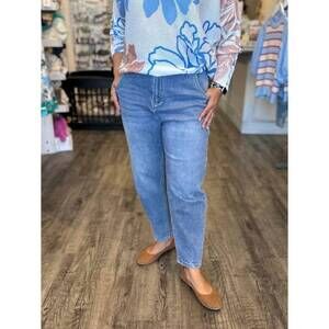 NEW YOLLY barrel tapered ankle jean in blue